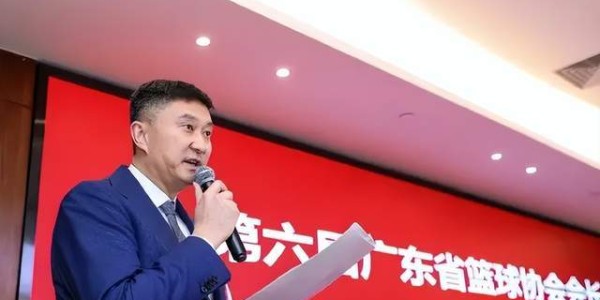 杜锋下课回归北京家庭？一切尘埃落定，广东完成官宣，去向曝光